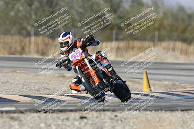 media/Dec-01-2025-Moto Forza (Mon) [[2daa91e15f]]/2-Intermediate Group/Session 3 (Turn 3)/